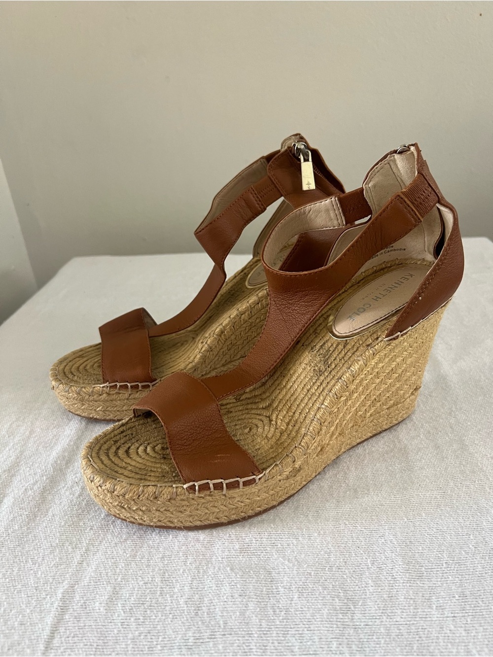Kenneth Cole Olivia Brown Leather Espadrille Wedge Sandals Size 9